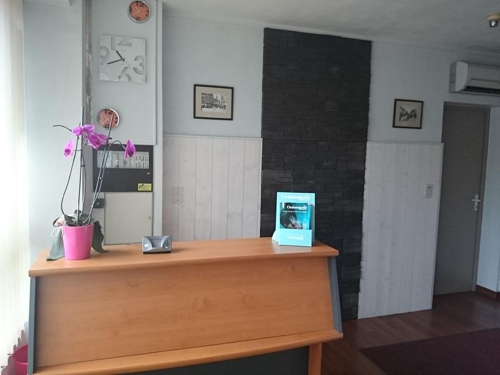 Hotel Tgv Quimper Bagian luar foto
