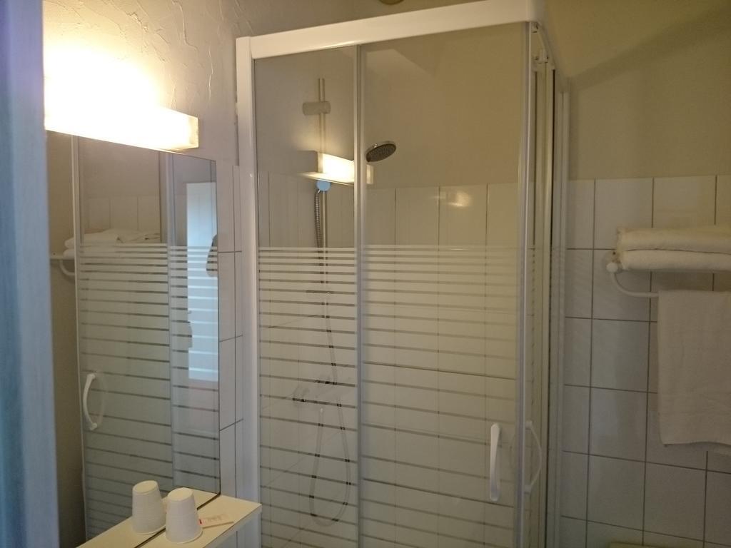 Hotel Tgv Quimper Bagian luar foto