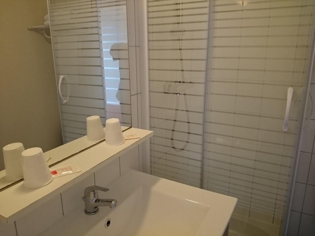 Hotel Tgv Quimper Bagian luar foto